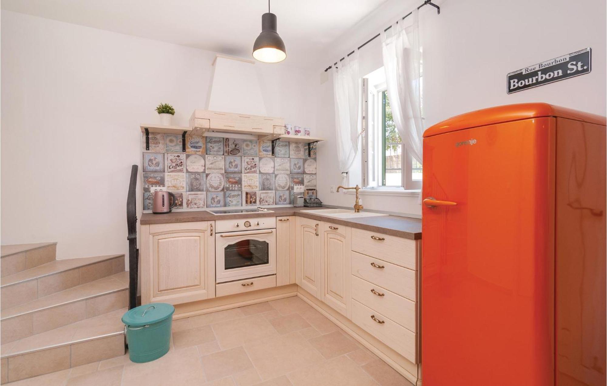 Stunning Home In Primosten With Kitchen Екстер'єр фото