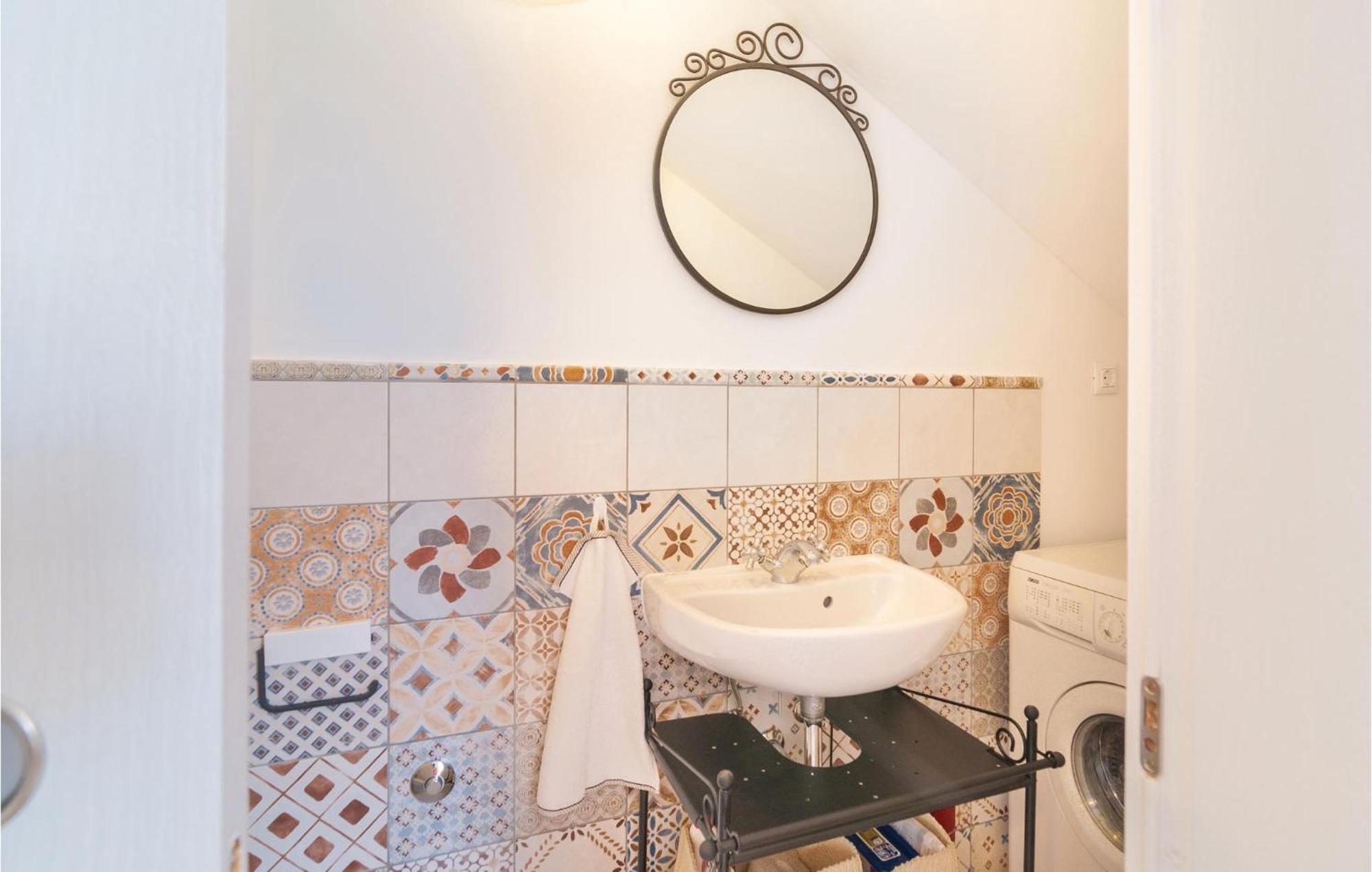 Stunning Home In Primosten With Kitchen Екстер'єр фото