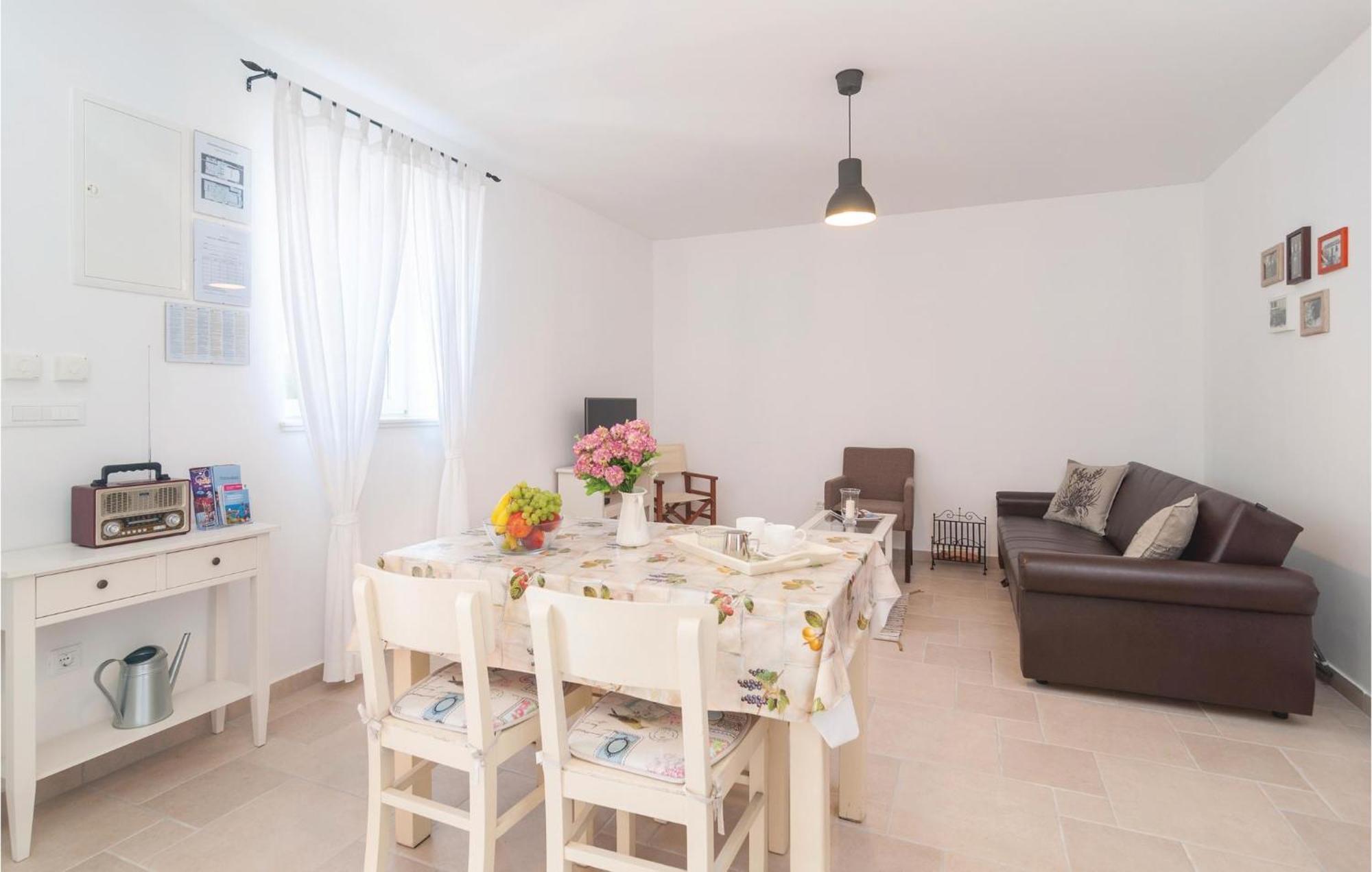 Stunning Home In Primosten With Kitchen Екстер'єр фото